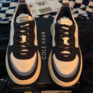 Cole Haan Womens  blue(light and dark)and Ivory Generation ZG CRT Sneakers . New